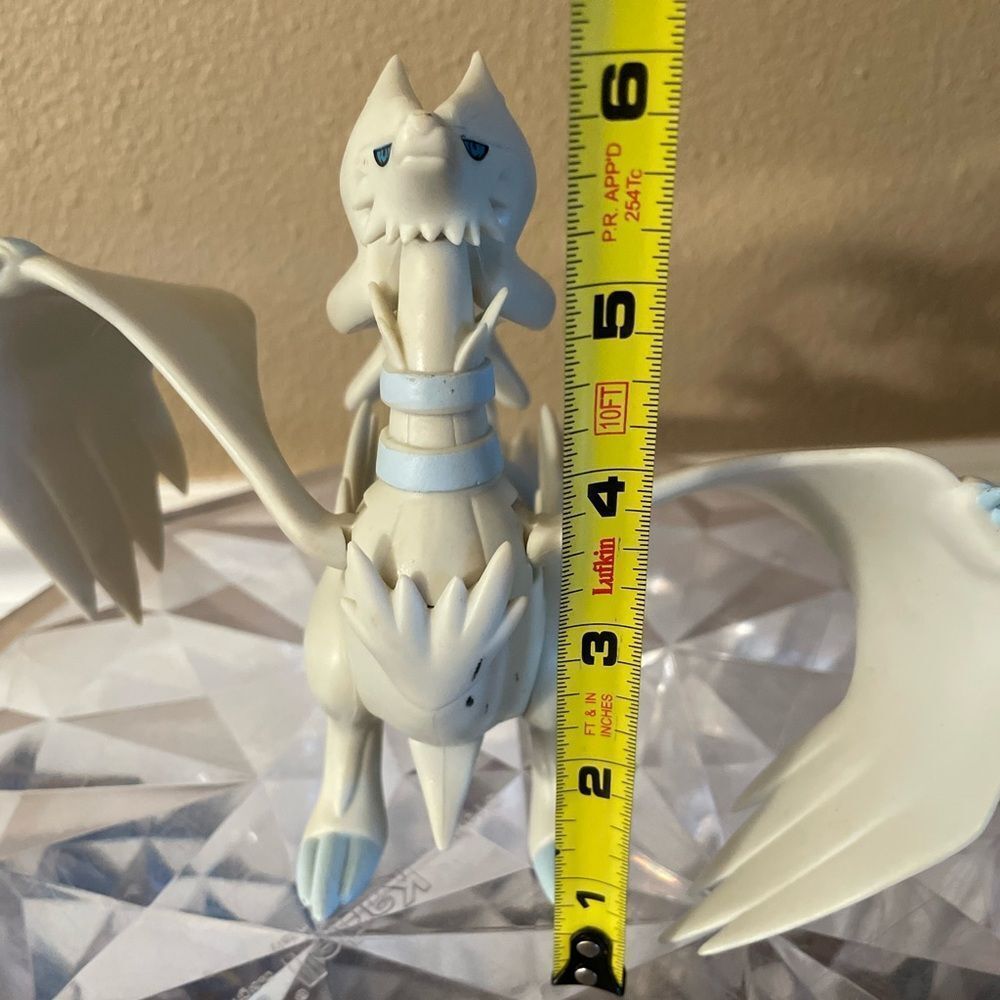 Pokemon White Dragon Figurine - Picture 13 of 15